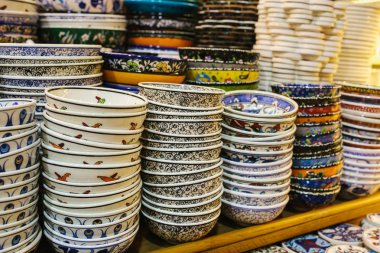 Grand Bazaar 'da geleneksel Türk seramikleri