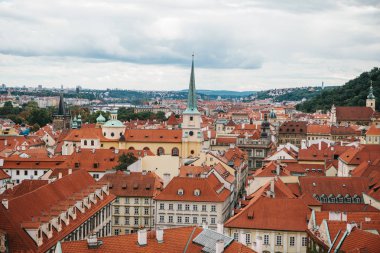 Prag Çek Cumhuriyeti mimarisinin güzel manzara. Prag dünyanın dört bir yanından gelen turistler ziyaret etmek için en sevdiğim yerlerden biri