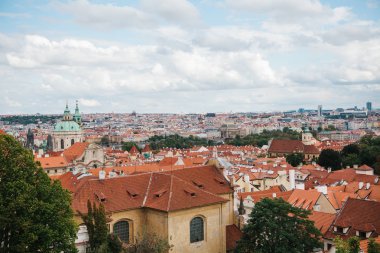 Prag Çek Cumhuriyeti mimarisinin güzel manzara. Prag dünyanın dört bir yanından gelen turistler ziyaret etmek için en sevdiğim yerlerden biri