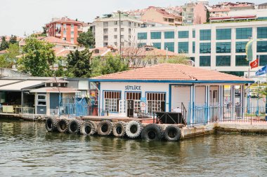Istanbul, 17 Haziran 2017: Yerel İskelesi veya feribot veya bağlantı noktasına nakliye su tarafından kent sakinleri için boğaz