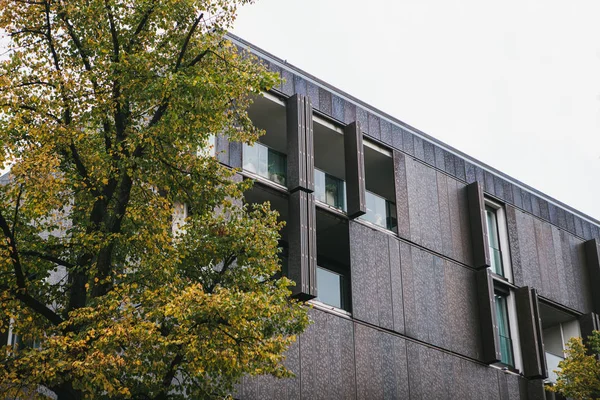 El edificio residencial habitual en Berlín en Alemania — Foto de Stock