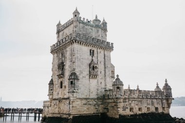 Torre de Belem veya Belem Kulesi Lizbon konumlar biridir. Kale 1515-1521 inşa edilmiştir. Bu şehir ziyaret turist için en sevdiğim yerlerden biri.