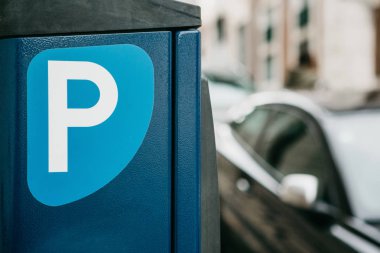 Yakın çekim makine Park ödeme için. Otomatik park sistemi