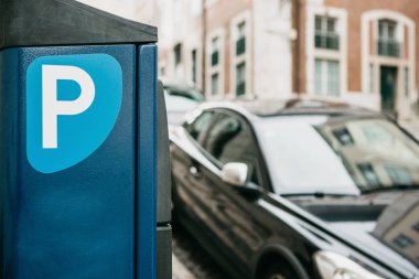 Yakın çekim makine Park ödeme için. Otomatik park sistemi