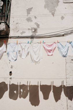 Otantik fotoğraf. Lizbon sokakta korkaklar Kuru.