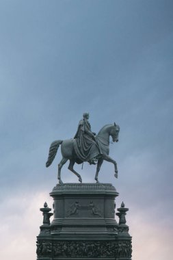 Kral Johann Sakson Dresden heykeli.