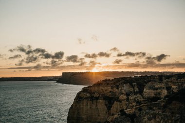Atlantik okyanus ve güzel bir gün batımı.