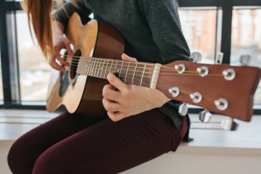 Gitar çalmayı öğrenme. Müzik eğitimi ve ders dışı dersleri