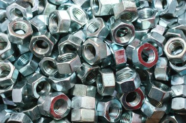 Birleşme için cıvata için birçok fındık Close-up.