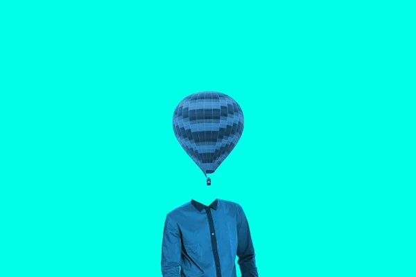 Concepto mínimo surrealista. Un globo en lugar de una cabeza humana. Minimalismo y surrealismo — Foto de Stock