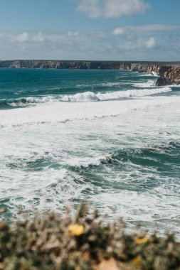 Güzel manzaralarını Atlantik Okyanusu ve kıyı kayalıklardan ve tesisleri.