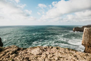 Atlantik okyanusunun güzel manzarası.