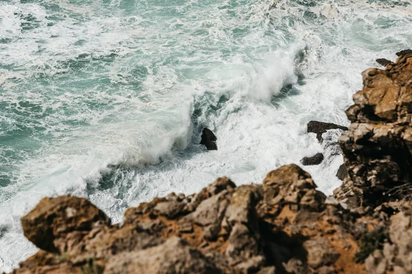 Hermosa vista del Océano Atlántico frente a la costa de Portugal . —  Fotos de Stock