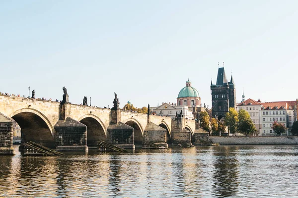 Belle vue sur le paysage urbain de Prague en République tchèque . — Photo