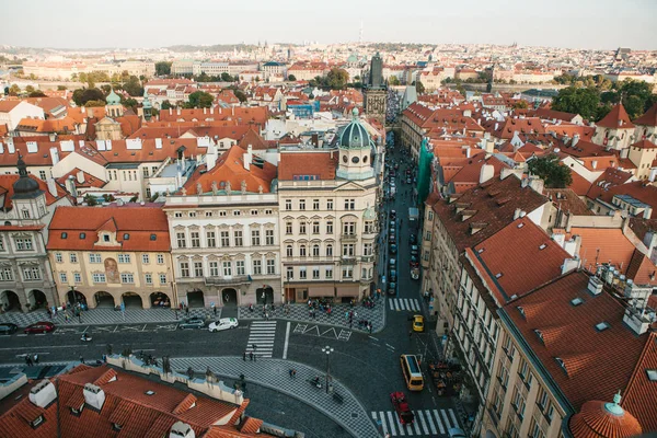 Hermosa vista del paisaje urbano de Praga en la República Checa . — Foto de Stock