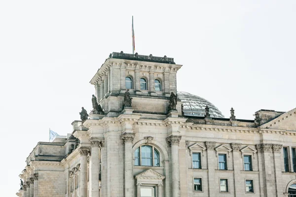 Krásný výhled na Reichstag budově v Berlíně v Německu. — Stock fotografie