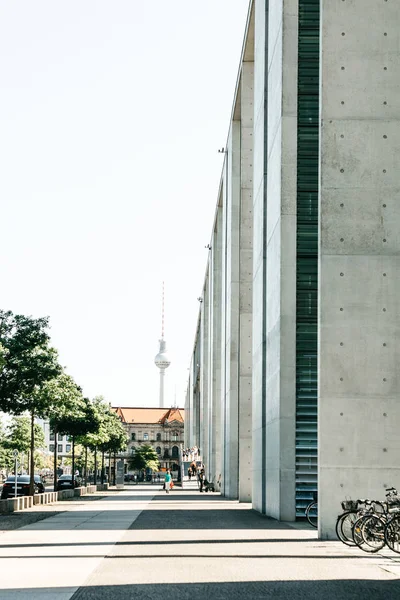 Gyönyörű kilátás nyílik a város, utca, Berlin, Németország — Stock Fotó