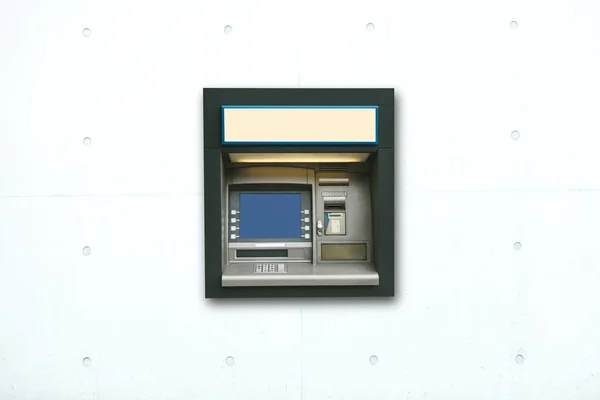 Cajero automático urbano moderno para la retirada de dinero y otras transacciones financieras — Foto de Stock