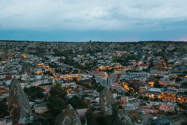 A beautiful evening view of the cityscape of the city called Goreme in Cappadocia in Turkey — Stock Photo, Image