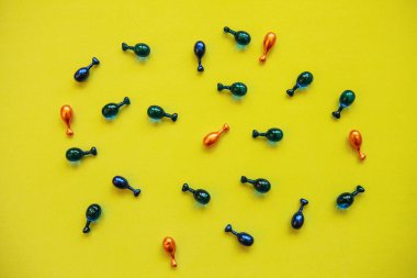 Birçok hapları veya kapsül hyaluronik asit ve koenzim q10. Cilt sağlığı için bakım