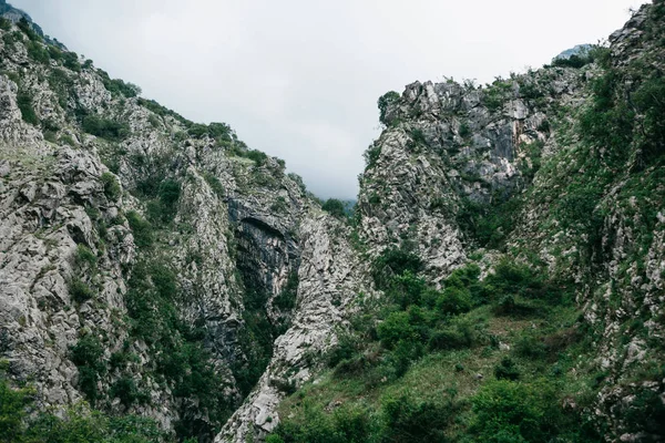 Beautiful view of the mountains in Montenegro. — Stock Photo, Image