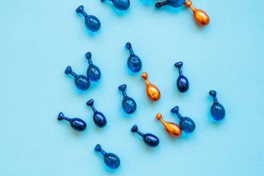 Birçok hapları veya kapsül hyaluronik asit ve koenzim q10. Cilt sağlığı için bakım