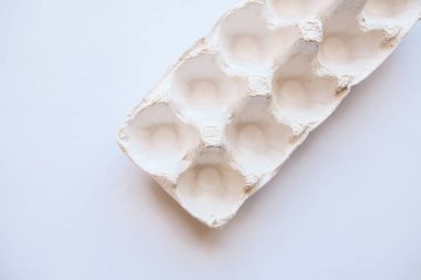 Boş kutu veya yumurta kapsayıcı. Paskalya kutlamaları sonu kavramı. Tüm yumurta demonte veya hibe