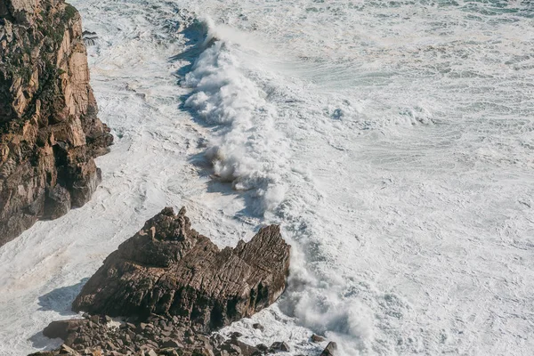 Prachtig uitzicht op de Atlantische Oceaan vanaf het westelijke punt op Cape Roca in Portugal — Stockfoto