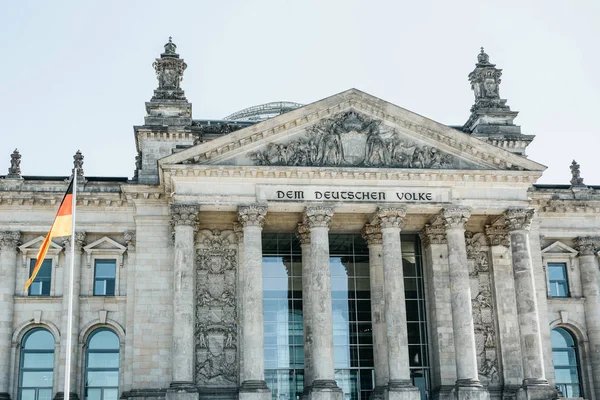 Visa av Reichstag byggnad i Berlin i Tyskland. — Stockfoto