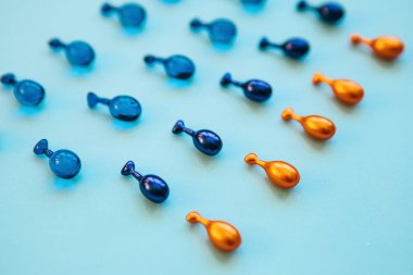 Birçok hapları veya kapsül hyaluronik asit ve koenzim q10. Cilt sağlığı için bakım