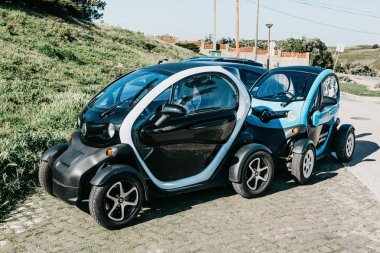 Renault Twizy araba park edilmiş çevre dostu kiraladı.