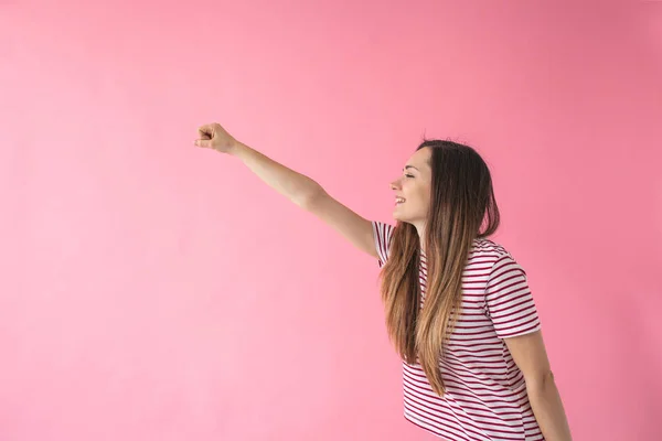 La chica sueña que vuela — Foto de Stock