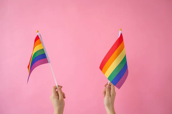 Bandeiras multicoloridas ou bandeiras LGBT — Fotografia de Stock