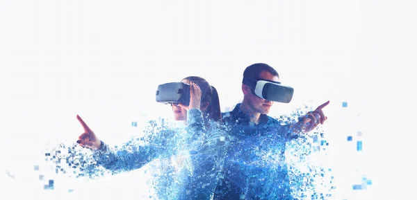 Ludzie w okularach wirtualnych. VR — Zdjęcie stockowe