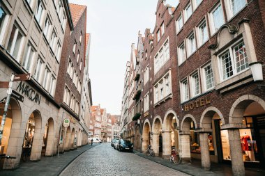 Almanya, Muenster. Şehrin sokakta Achitecture.