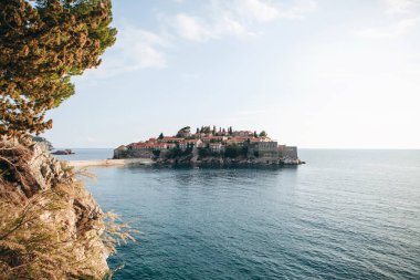 Karadağ'da Sveti Stefan adasının güzel görünümü
