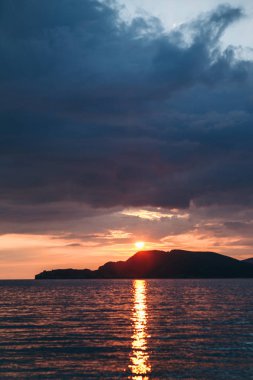 Karadağ'da gün batımının güzel manzarası.