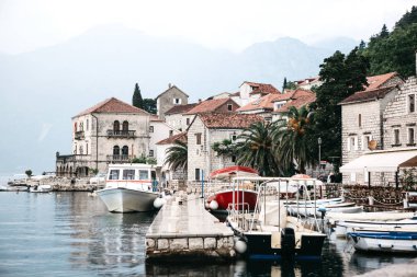 Karadağ'da Perast'ın güzel manzarası.