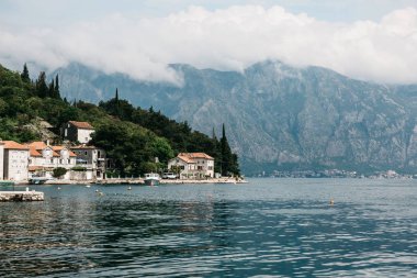 Karadağ'da Perast'ın güzel manzarası.