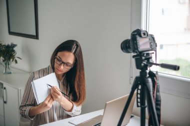 Kız Blogger kayıtları video.