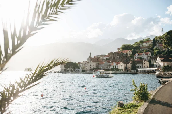 Karadağ'da Perast'ın güzel manzarası.
