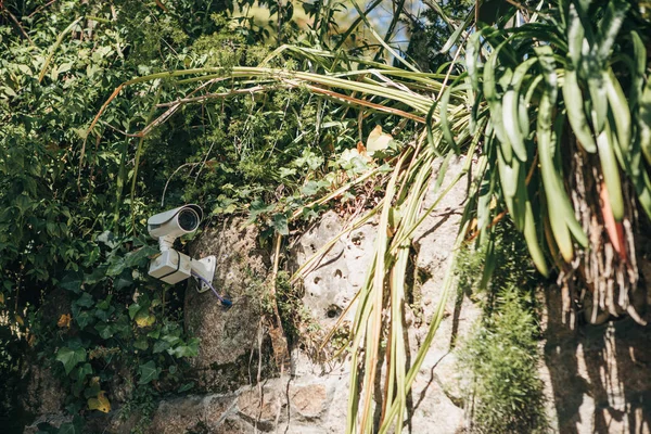 Una telecamera nascosta o una telecamera a circuito chiuso nascosta — Foto Stock