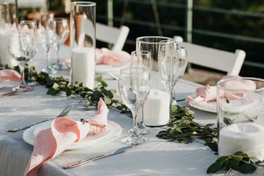 Masa ayarı. Dışarıda yemek.