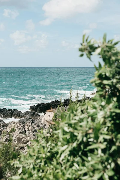 Schöner Blick auf das Meer oder den Ozean — Stockfoto