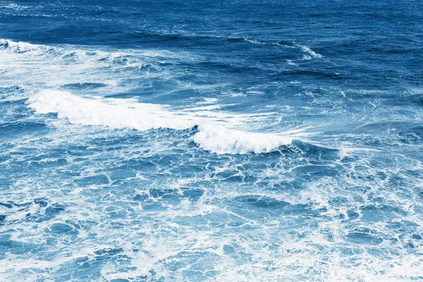 Vista del mar azul o el océano —  Fotos de Stock