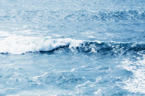 Vue sur la mer bleue ou l'océan — Photo