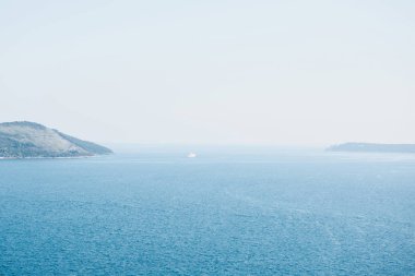 Mavi denizin güzel manzarası