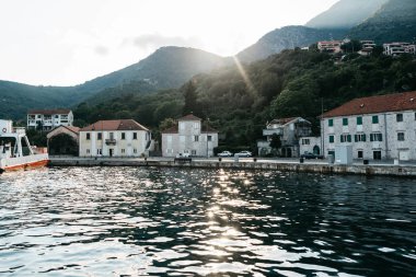 Karadağ'ın küçük Lepetane kasabası