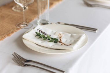 Festivalsel bir olay için tablo ayarı.