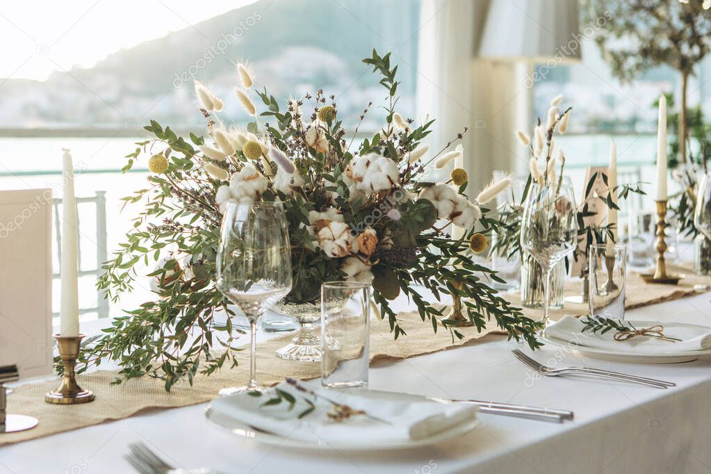 Table setting and decoration.